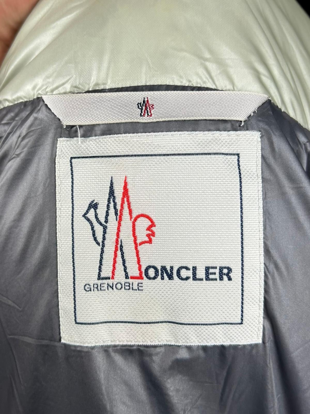 Moncler makalu jacket - size 2