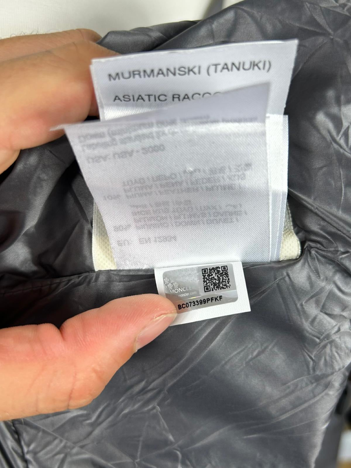 Moncler makalu jacket - size 2